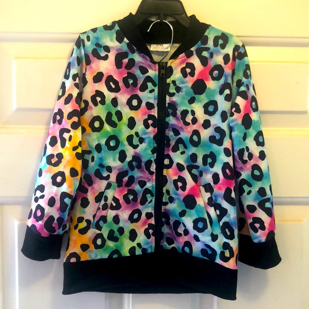 LIKE NEW! Adorable! Tie Dyed, Animal Print, Zip Up Coat! Size 5-6 (XL)!